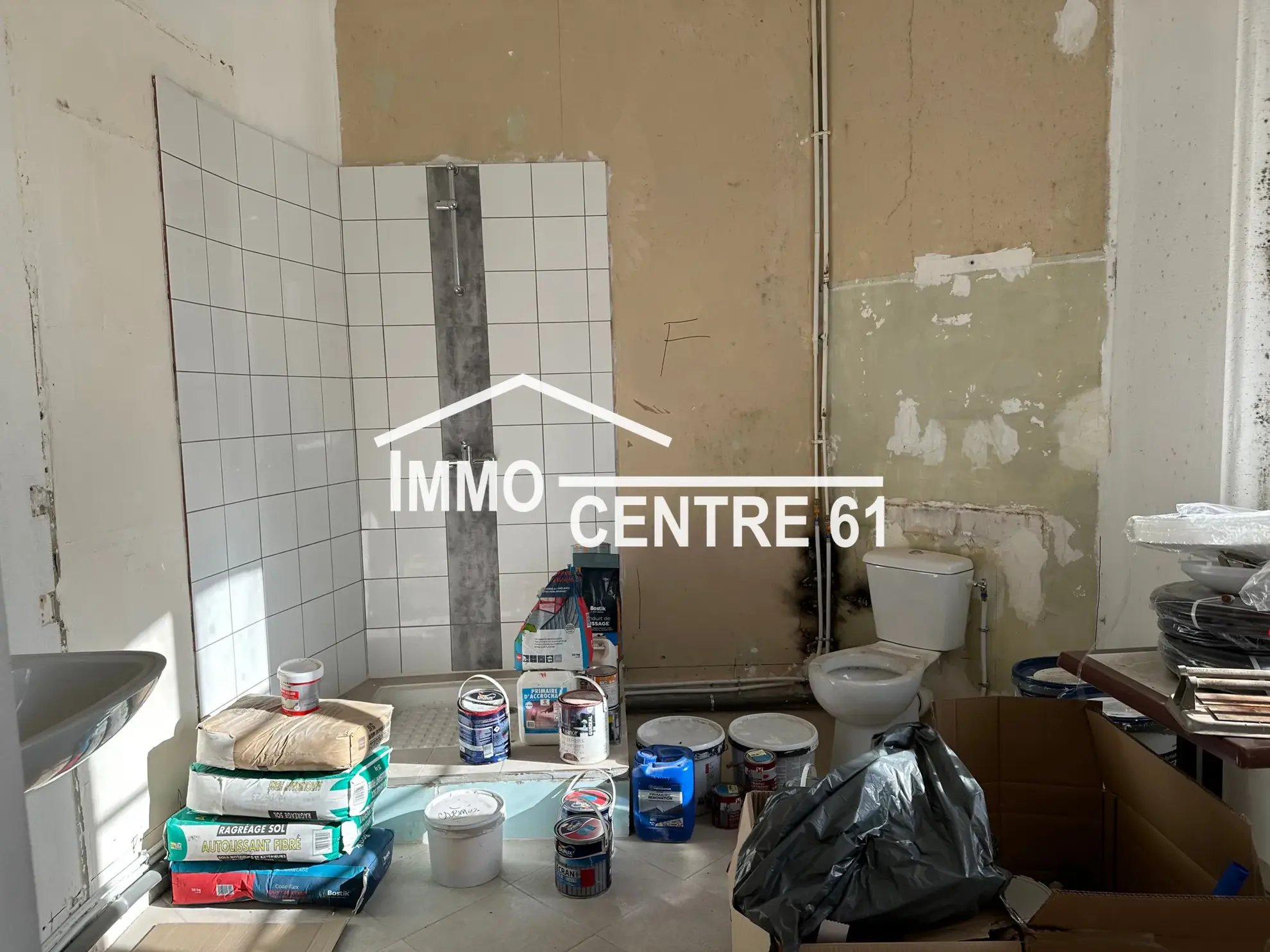 Immeuble de rapport avec restaurant et hôtel à rénover à Bagnoles de l'Orne 