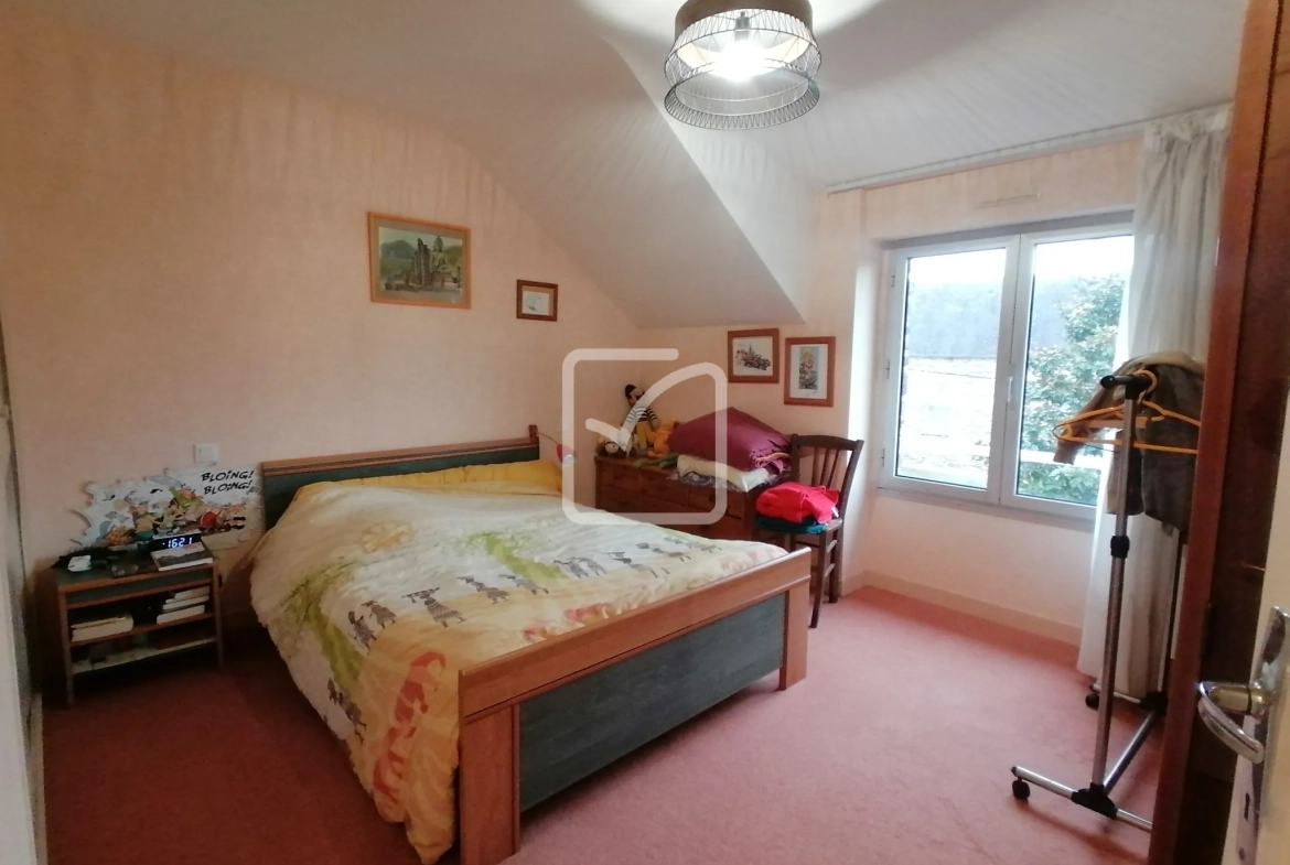 Maison familiale de 142 m² à Campenéac avec 5 chambres et terrain arboré 