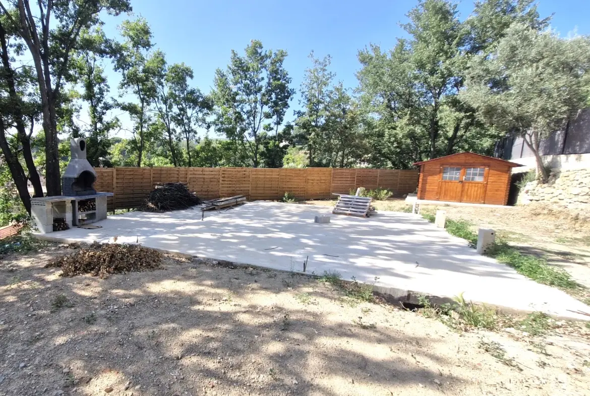 Terrain constructible de 580 m² à Salernes avec vue dégagée 