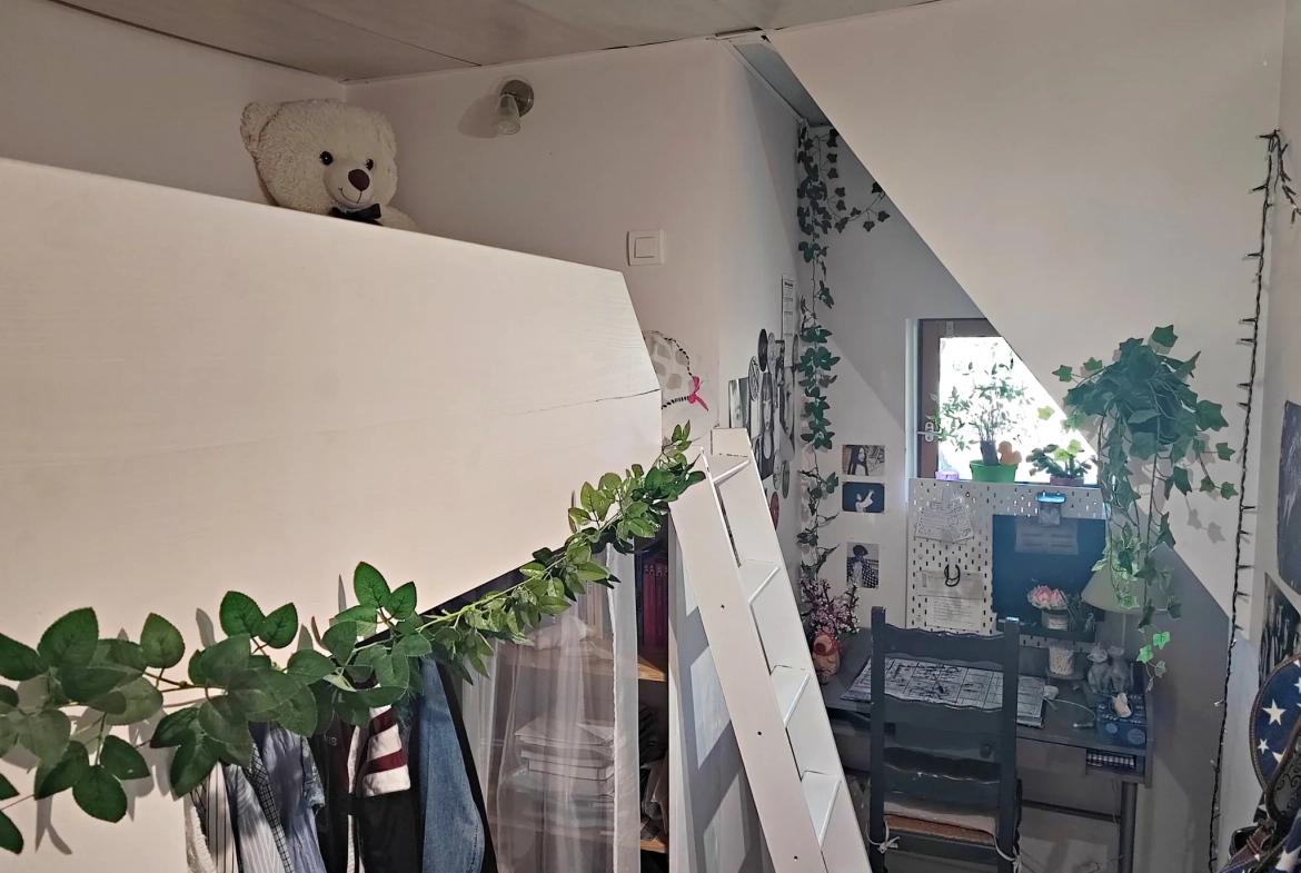 Appartement rénové en triplex avec deux accès indépendants à Roquebillière 