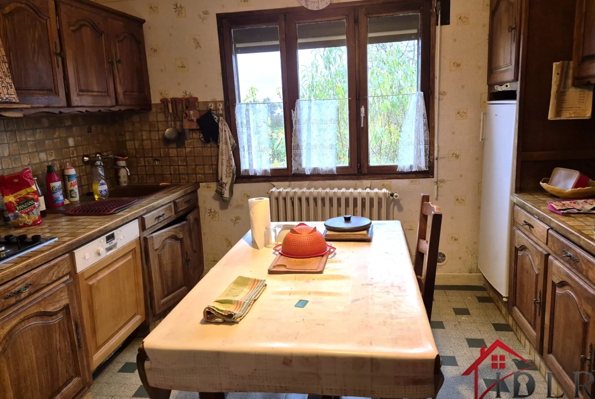 Maison à Bettancourt-la-Ferrée avec jardin de 1120 m², 2 chambres, à rénover 