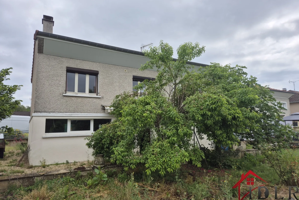 Maison à Bettancourt-la-Ferrée avec jardin de 1120 m², 2 chambres, à rénover 