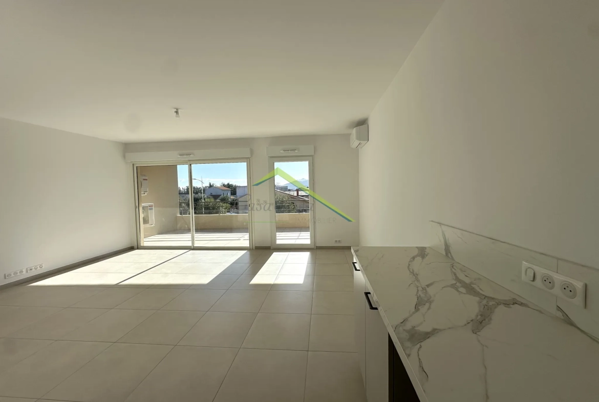 Appartement T3 neuf avec terrasse, parking privé à Lucciana 