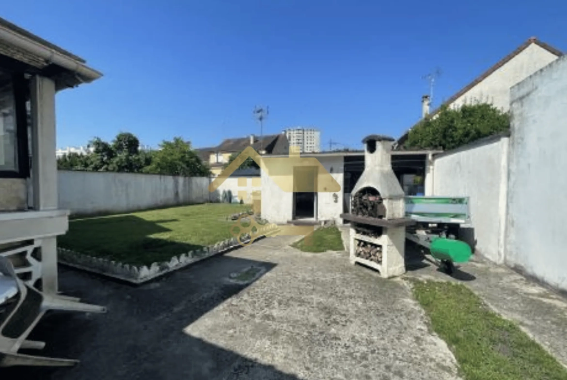 Maison à vendre à Villepinte de 60 m² avec garage et terrain de 312 m² 