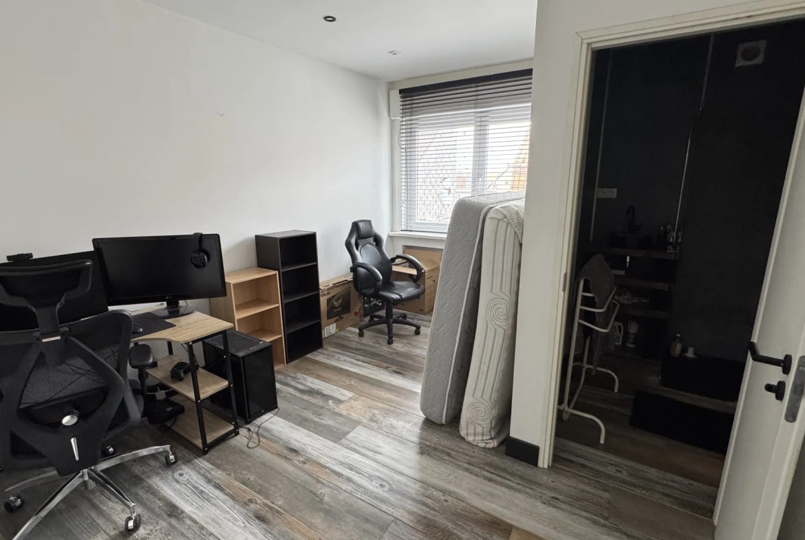 Loft lumineux de 156 m² à Wattrelos avec terrasse et garage haut de gamme 