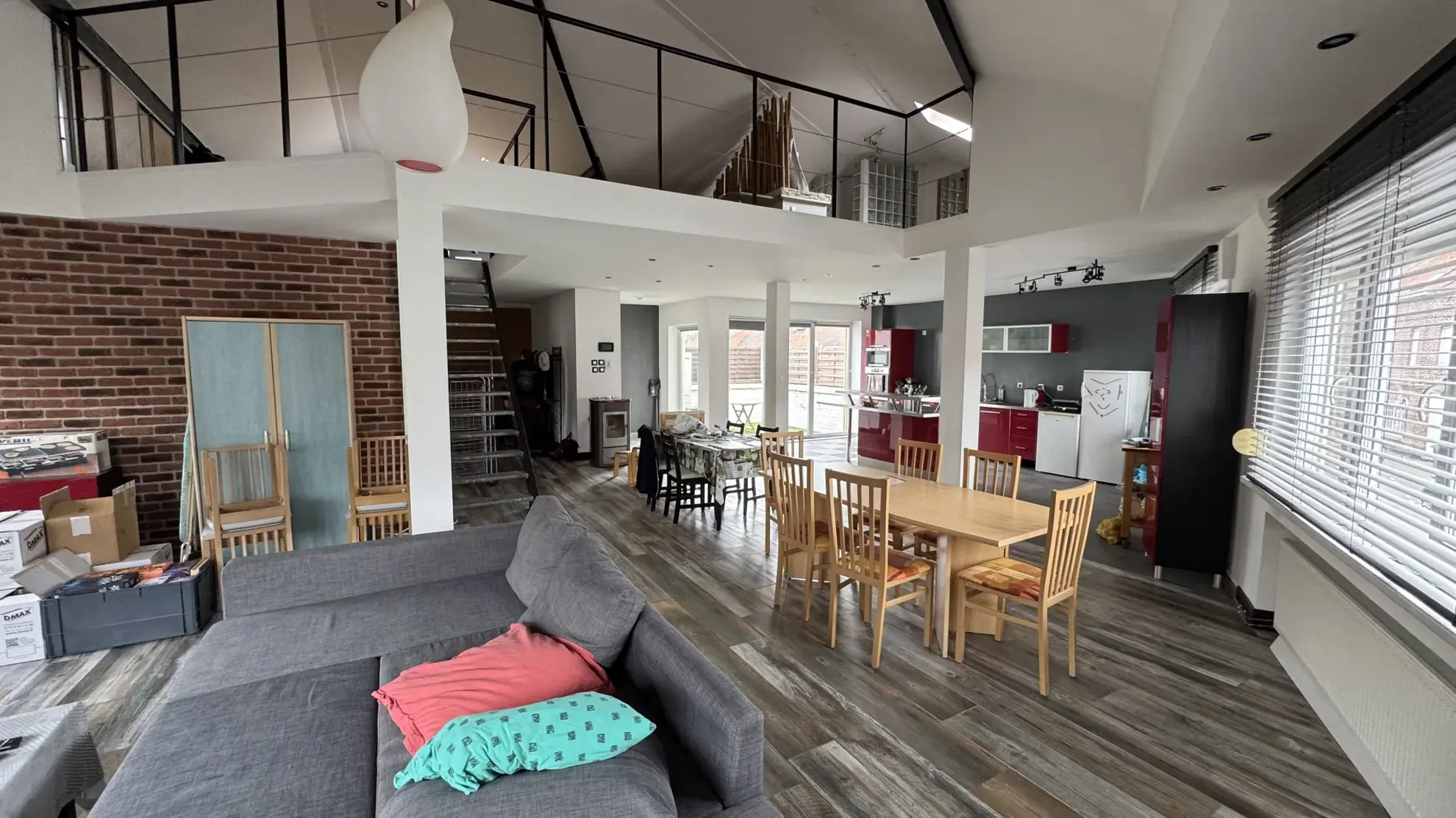 Loft lumineux de 156 m² à Wattrelos avec terrasse et garage haut de gamme 