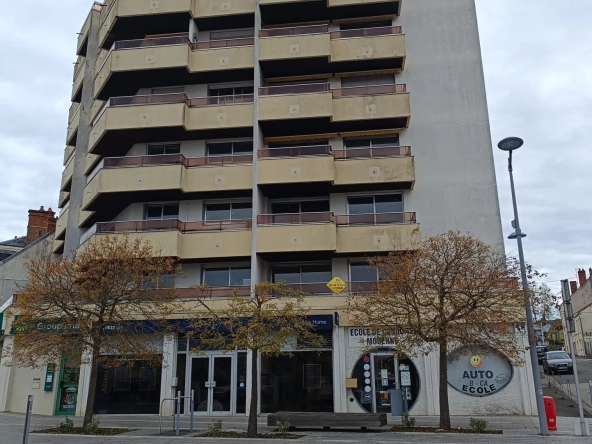 Appartement F3 lumineux avec balcon, cave et parking à Vierzon