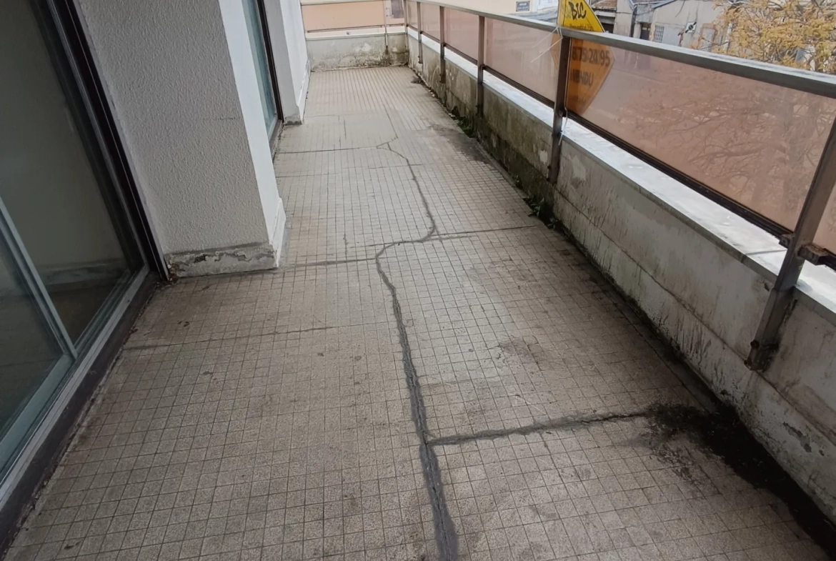 Appartement F3 lumineux avec balcon, cave et parking à Vierzon 