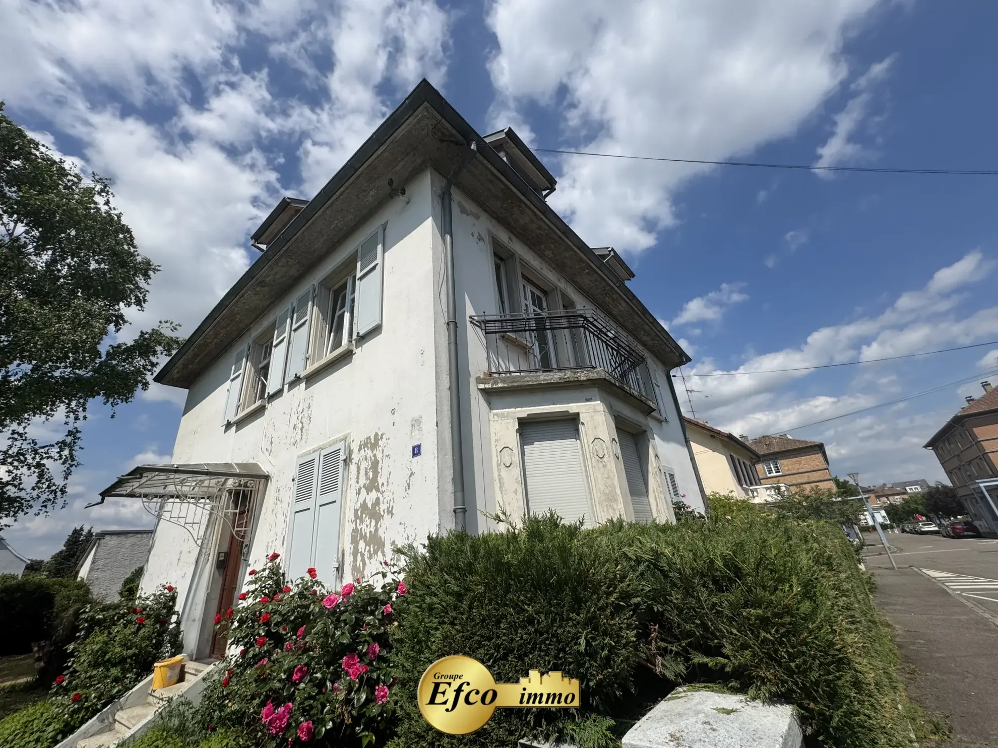 Appartement duplex à rénover à St Louis - 76 m² avec deux chambres 