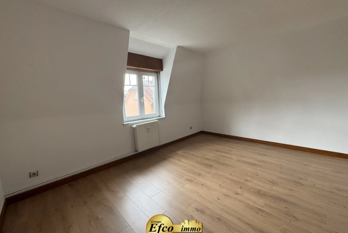 Appartement duplex à rénover à St Louis - 76 m² avec deux chambres 