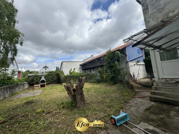 Appartement duplex à rénover à St Louis - 76 m² avec deux chambres 