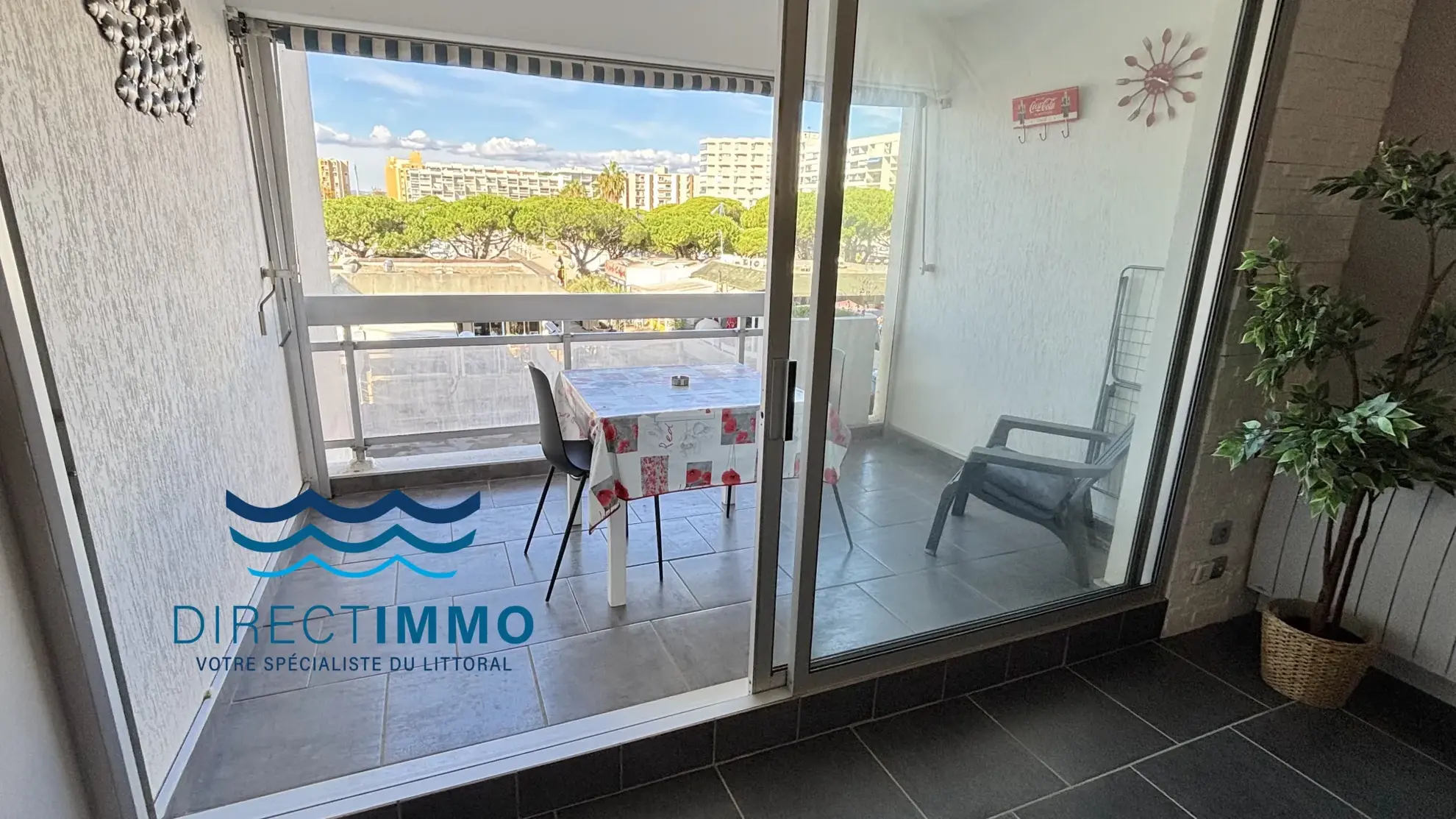 Appartement F2 rénové avec terrasse et vue port à Carnon-Plage 