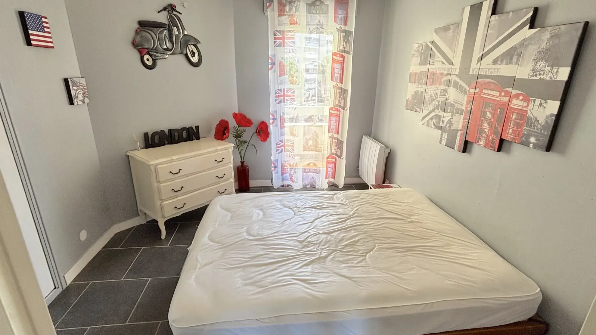 Appartement F2 rénové avec terrasse et vue port à Carnon-Plage 