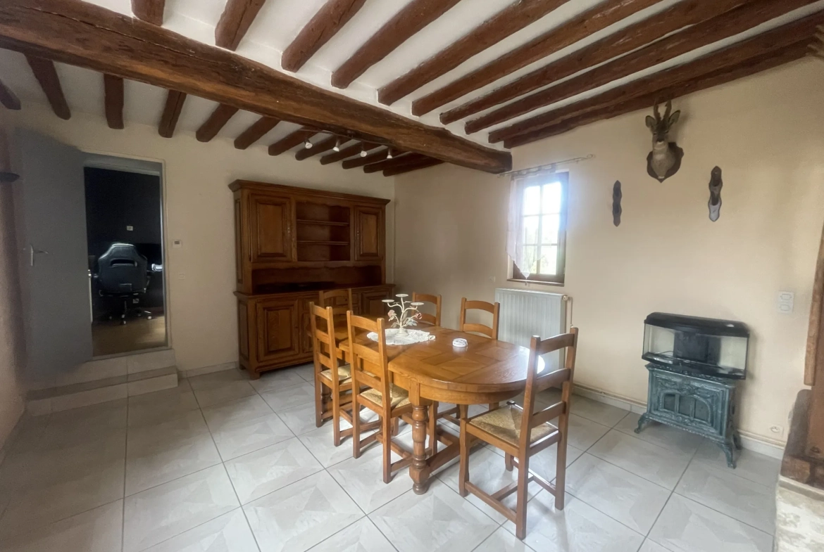 Spacieuse maison normande avec grand terrain à Vimoutiers 