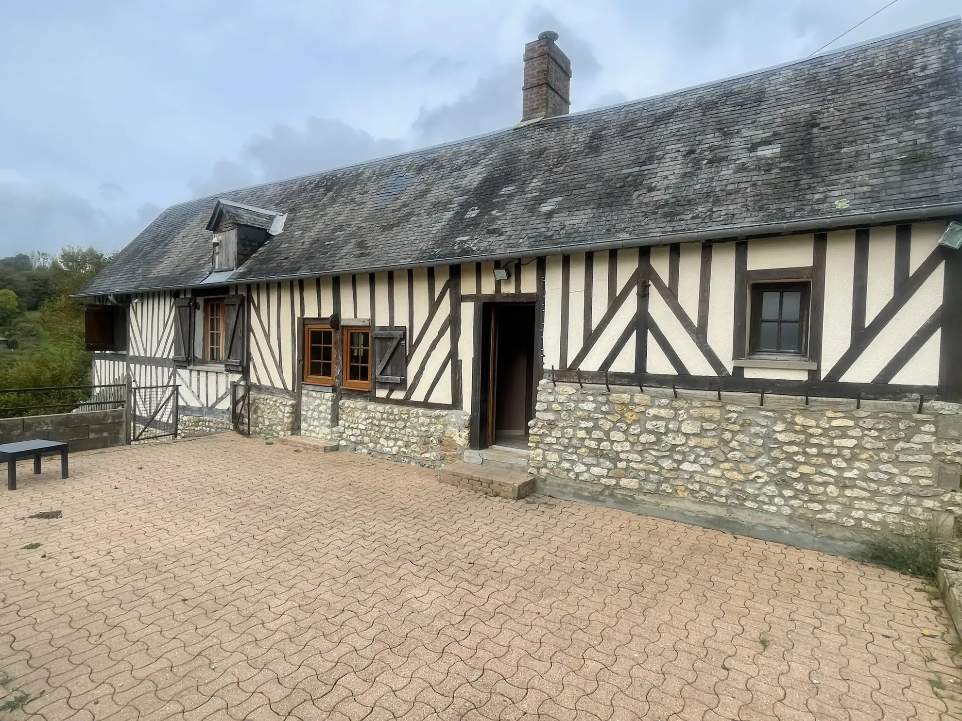 Spacieuse maison normande avec grand terrain à Vimoutiers 