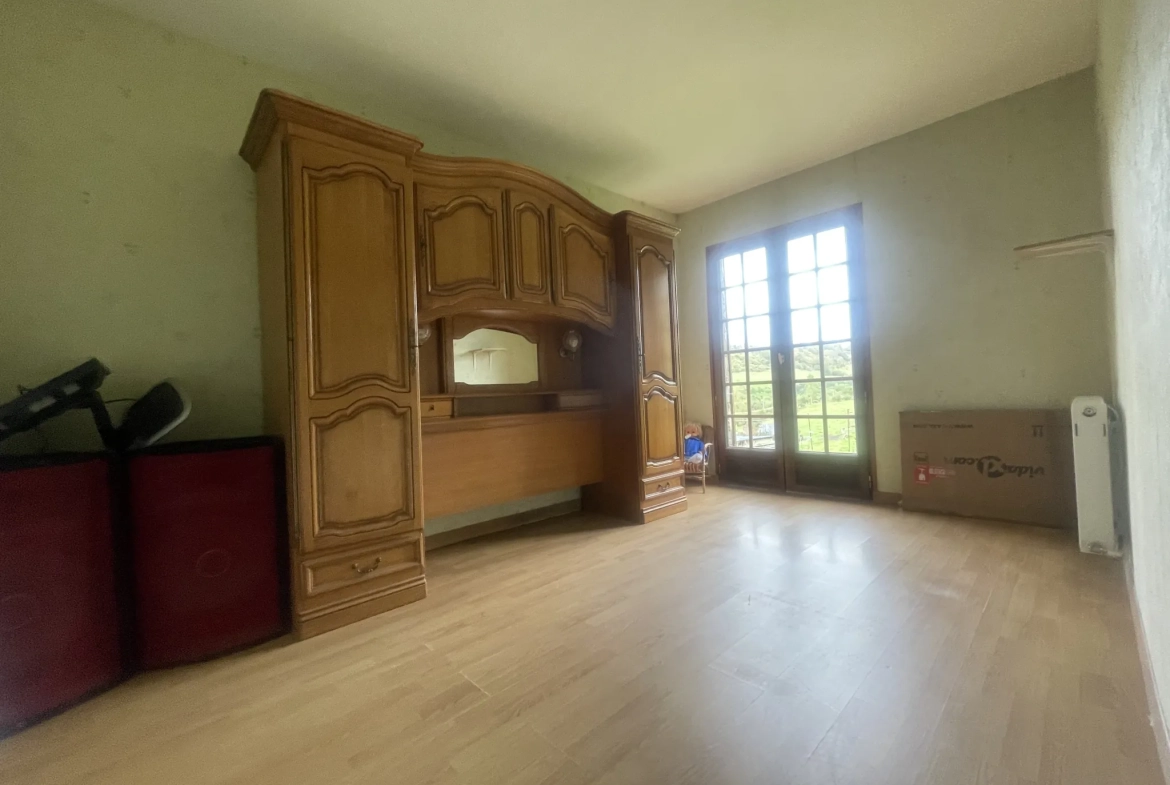 Spacieuse maison normande avec grand terrain à Vimoutiers 