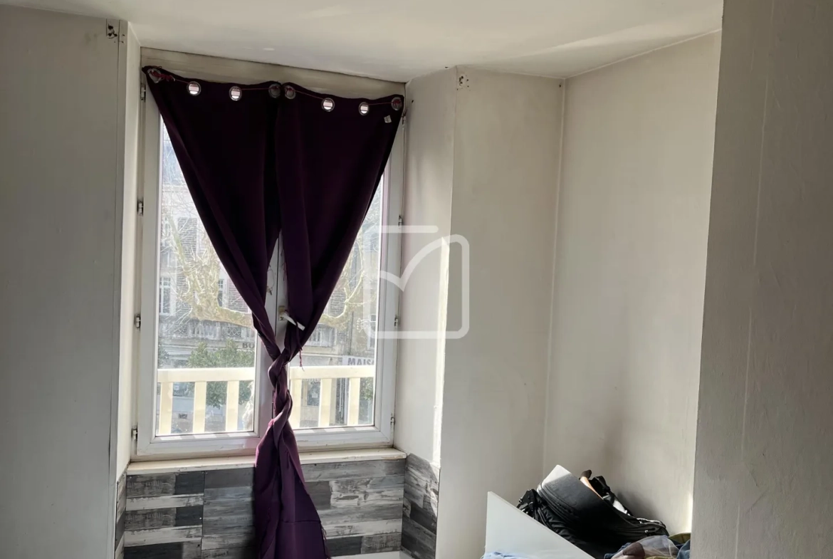 Immeuble de rapport à vendre à Allassac avec local commercial et appartement loué 