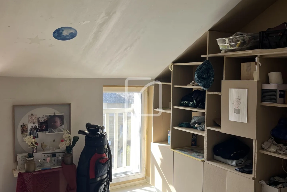 Immeuble de rapport à vendre à Allassac avec local commercial et appartement loué 