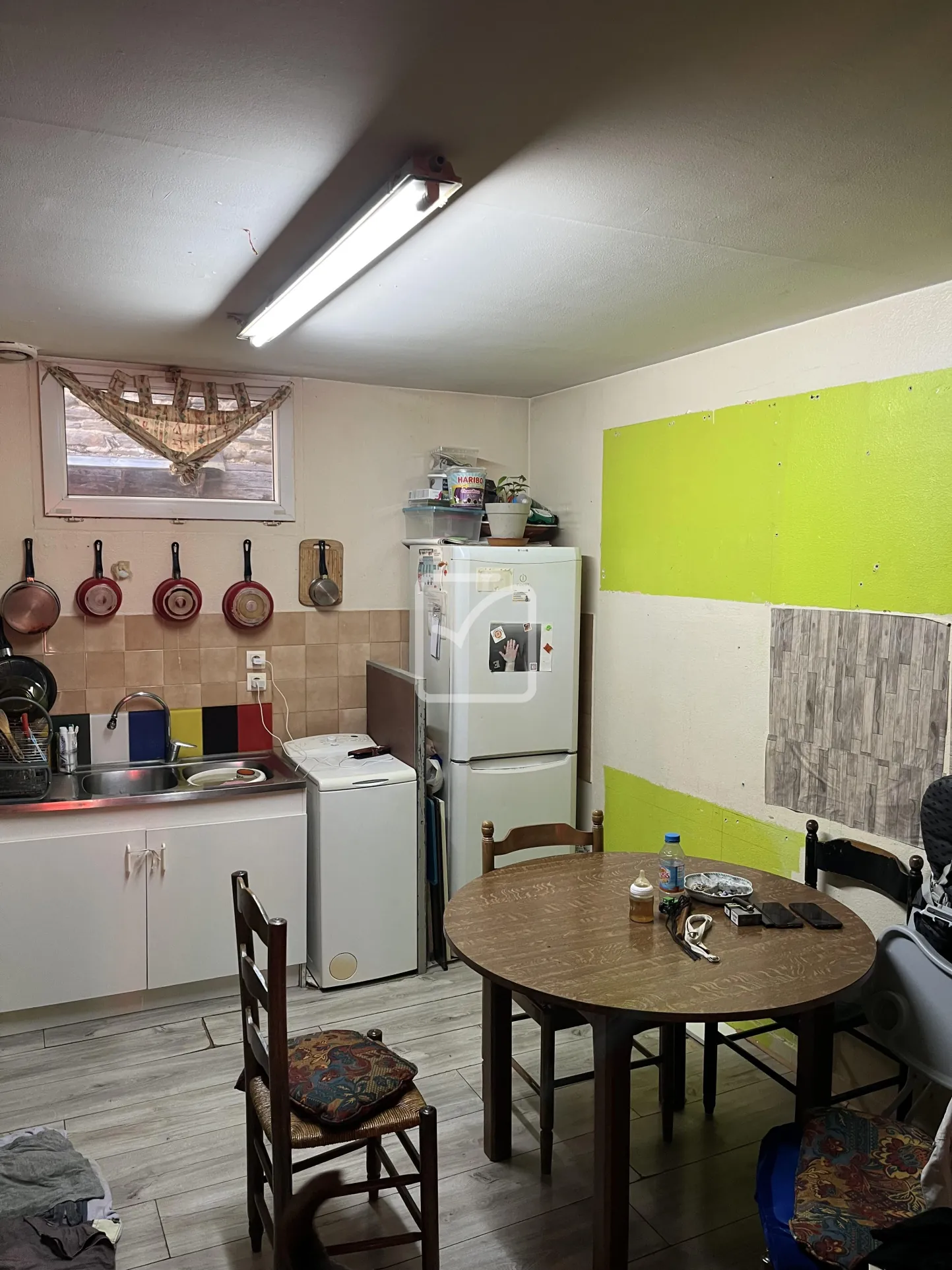 Immeuble de rapport à vendre à Allassac avec local commercial et appartement loué 