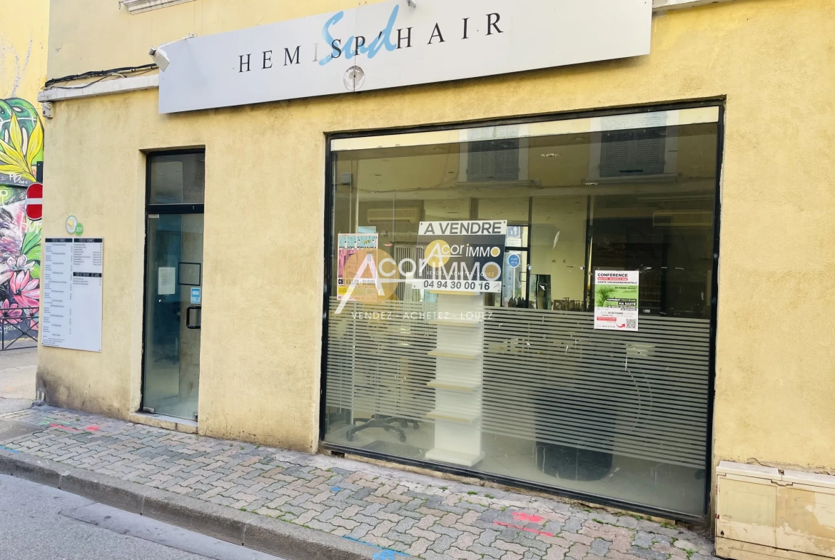Murs commerciaux de 46 m² à La Seyne-sur-Mer, proximité port et transports 