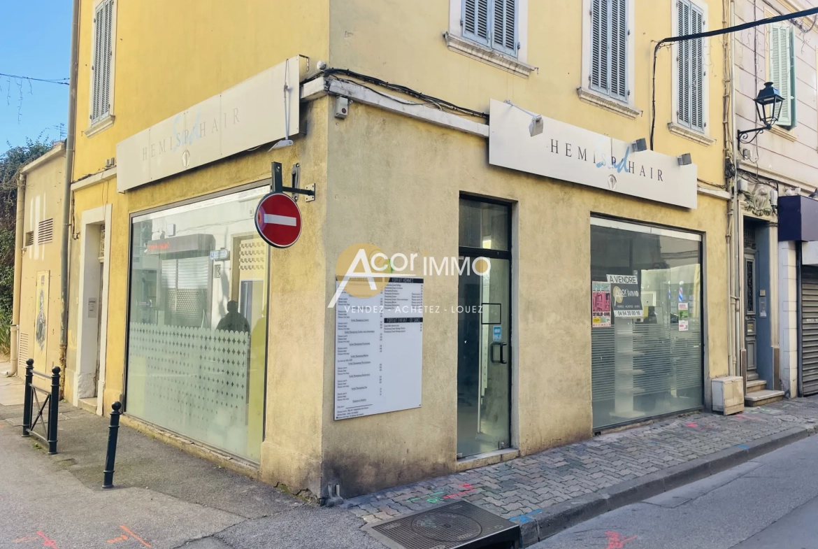Murs commerciaux de 46 m² à La Seyne-sur-Mer, proximité port et transports 