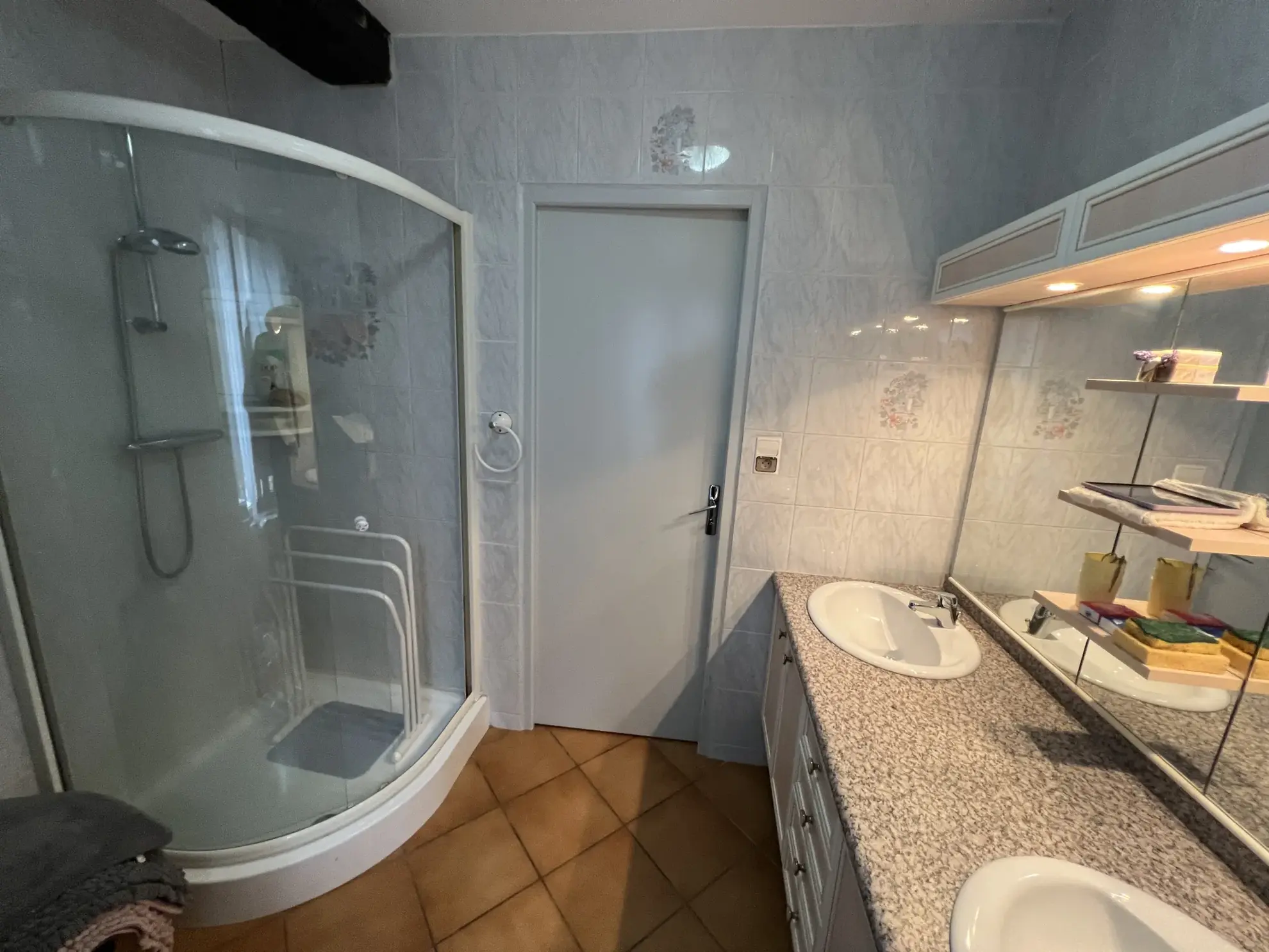 Belle maison rénovée avec grand terrain et dépendances à Fulvy proche Montbard et Dijon 