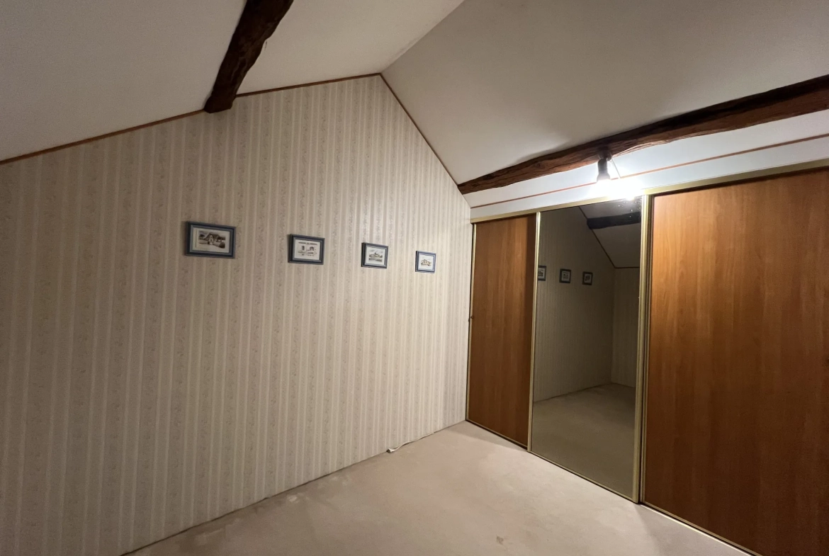 Belle maison rénovée avec grand terrain et dépendances à Fulvy proche Montbard et Dijon 