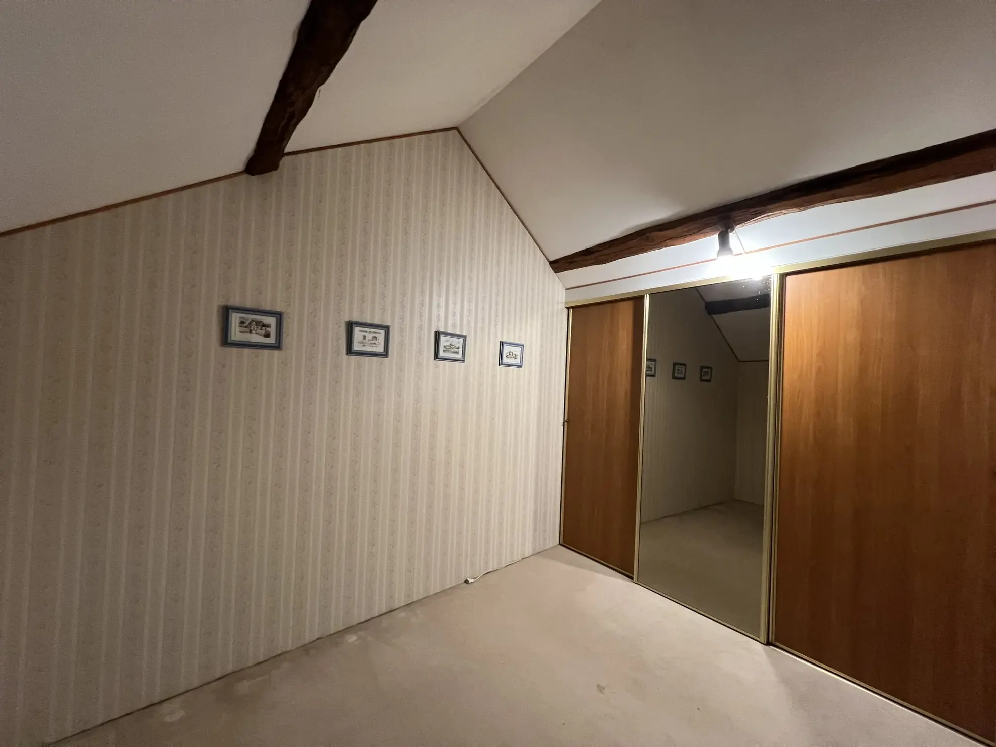 Belle maison rénovée avec grand terrain et dépendances à Fulvy proche Montbard et Dijon 