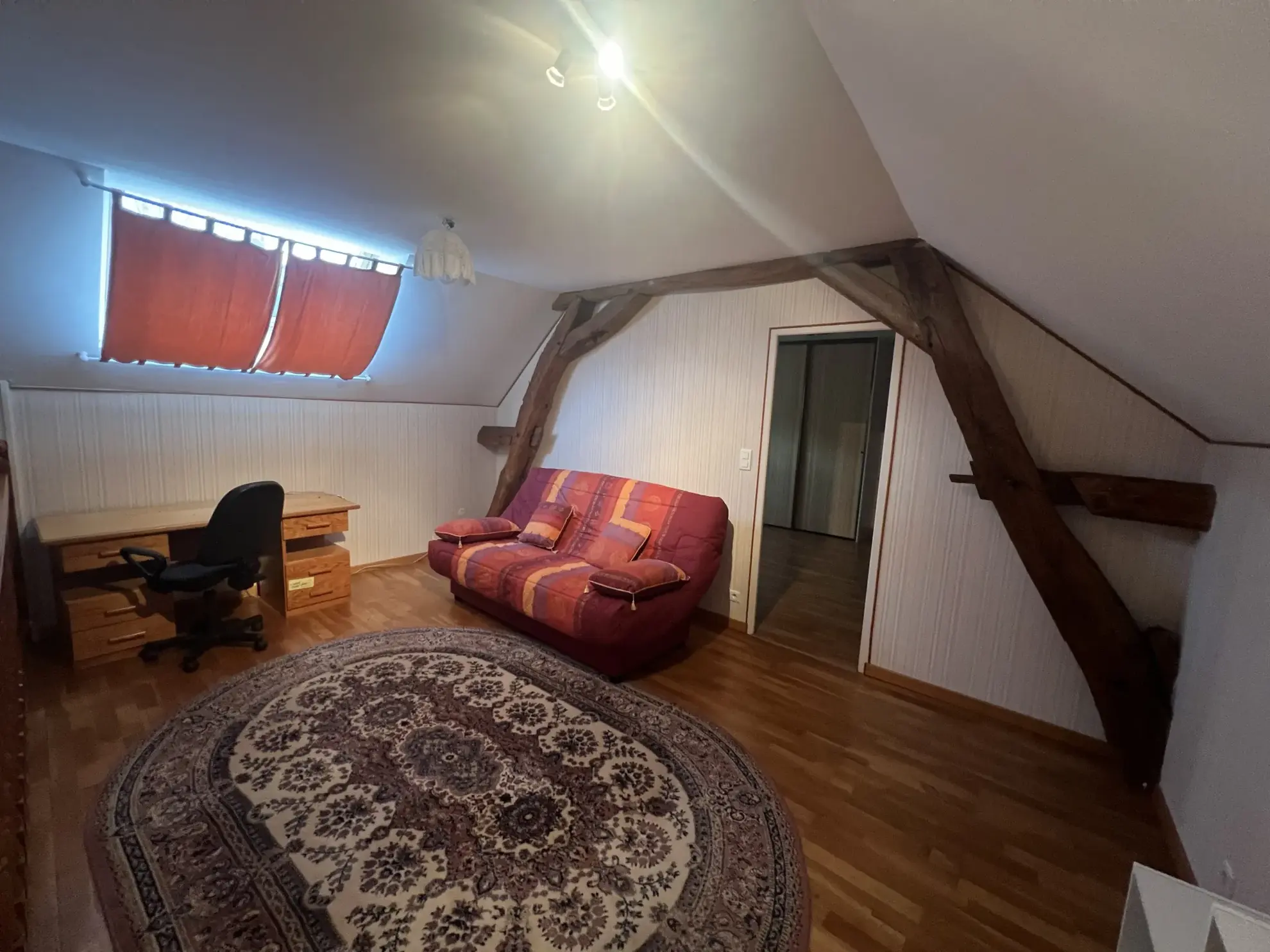 Belle maison rénovée avec grand terrain et dépendances à Fulvy proche Montbard et Dijon 