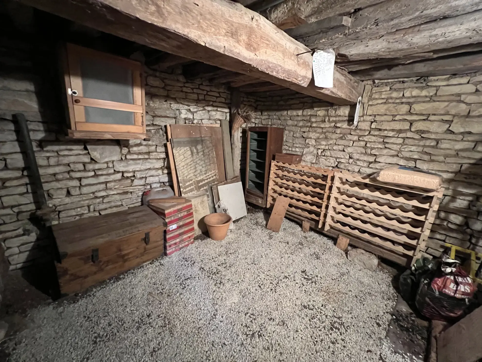 Belle maison rénovée avec grand terrain et dépendances à Fulvy proche Montbard et Dijon 