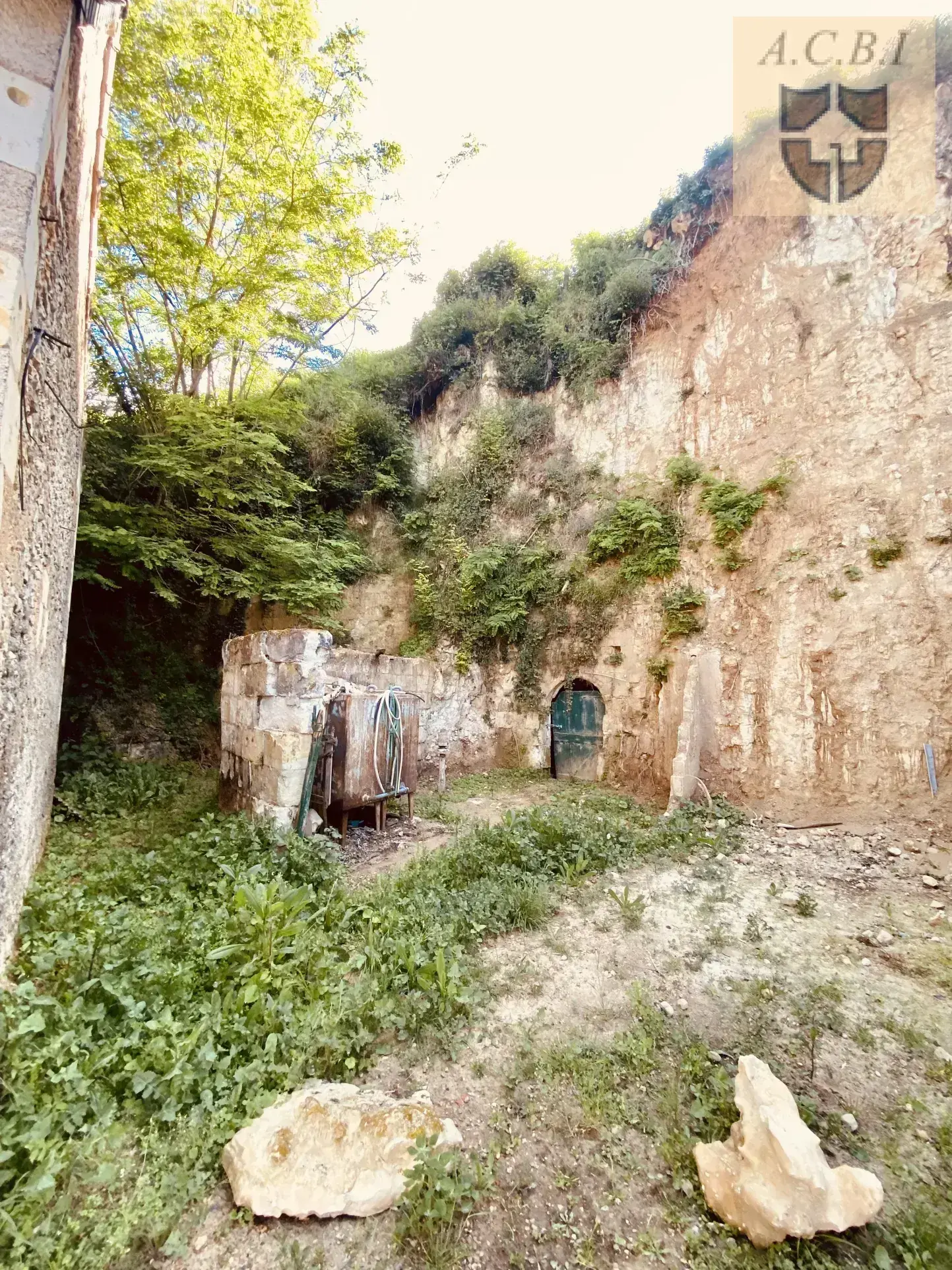 Longère à vendre dans la vallée du Loir, proche Montoire, avec jardin et caves, à rénover, 74 m² 