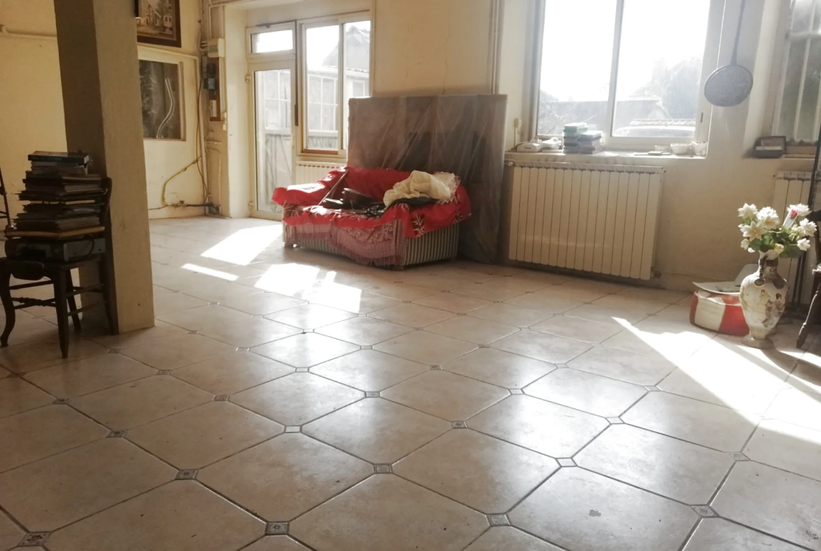 Opportunité d'achat maison de ville de 163 m² à Nevers avec garage et jardin 