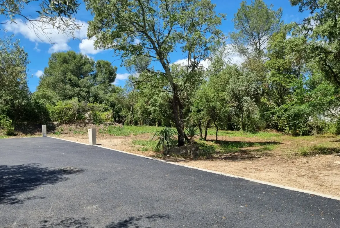 Terrain constructible de 776 m² à Villevieille proche Sommières 