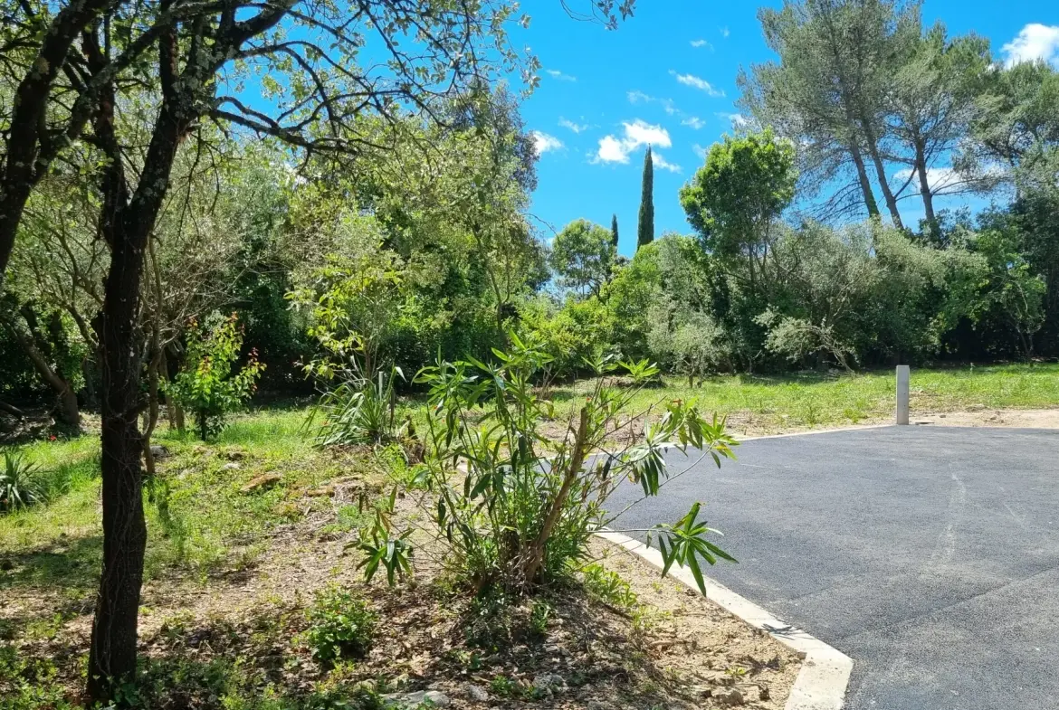 Terrain constructible de 776 m² à Villevieille proche Sommières 