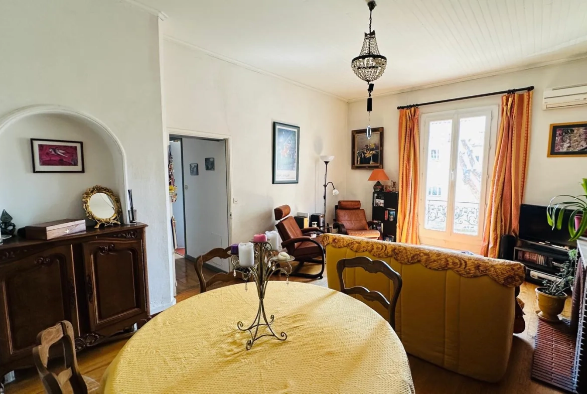 Appartement T5 de 103 m² à Avignon intra-muros, quartier des Teinturiers 