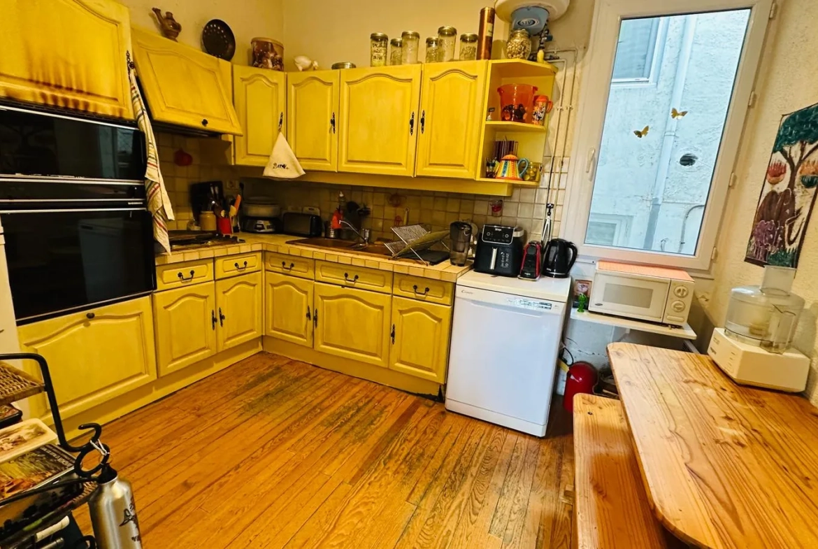 Appartement T5 de 103 m² à Avignon intra-muros, quartier des Teinturiers 