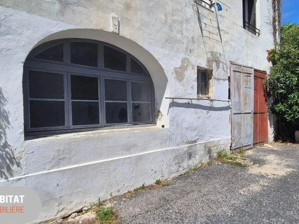 Appartement T2 à Sommieres de 56,13 m² à rénover avec garage et parking