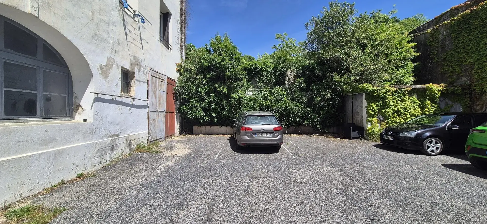 Appartement T2 à Sommieres de 56,13 m² à rénover avec garage et parking 