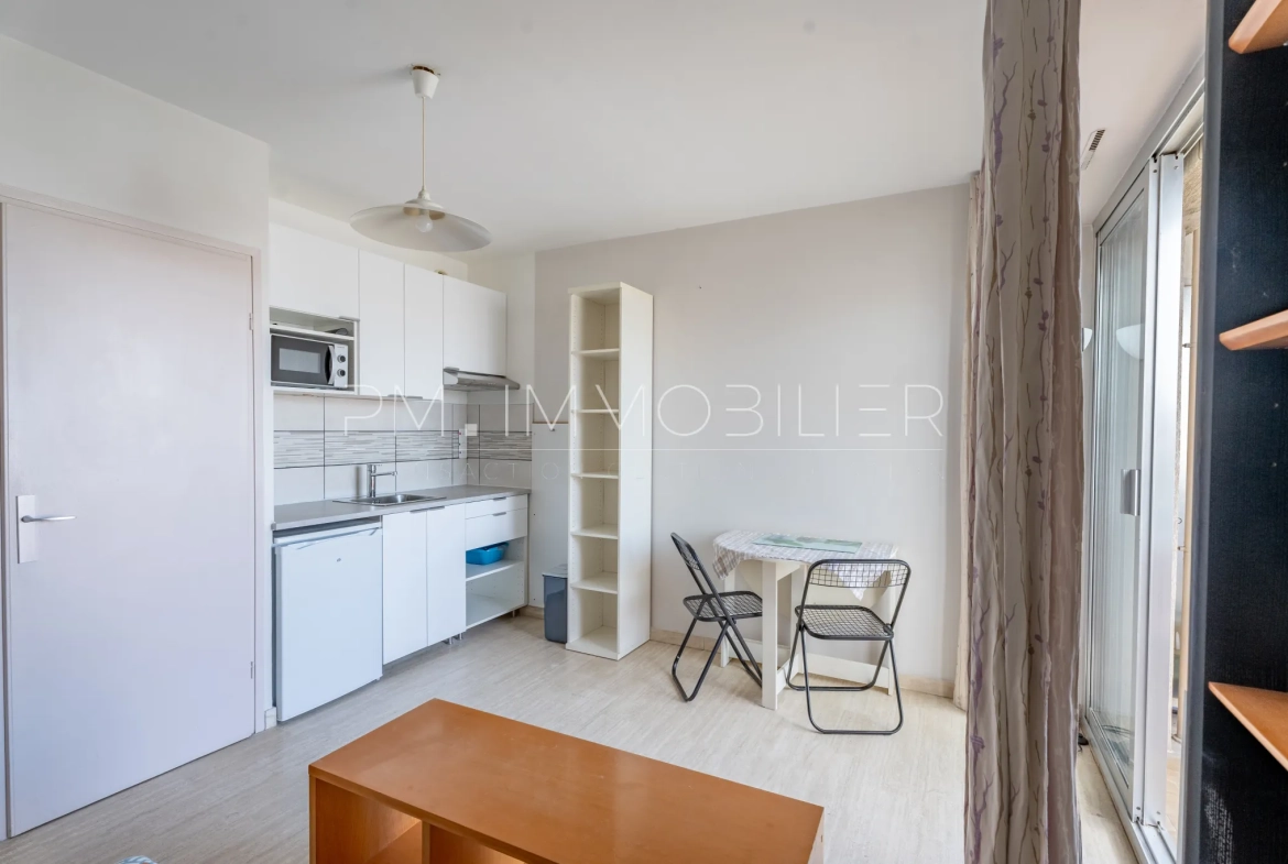 Studio lumineux de 21,44 m² avec balcon au cœur du Prado à Marseille 
