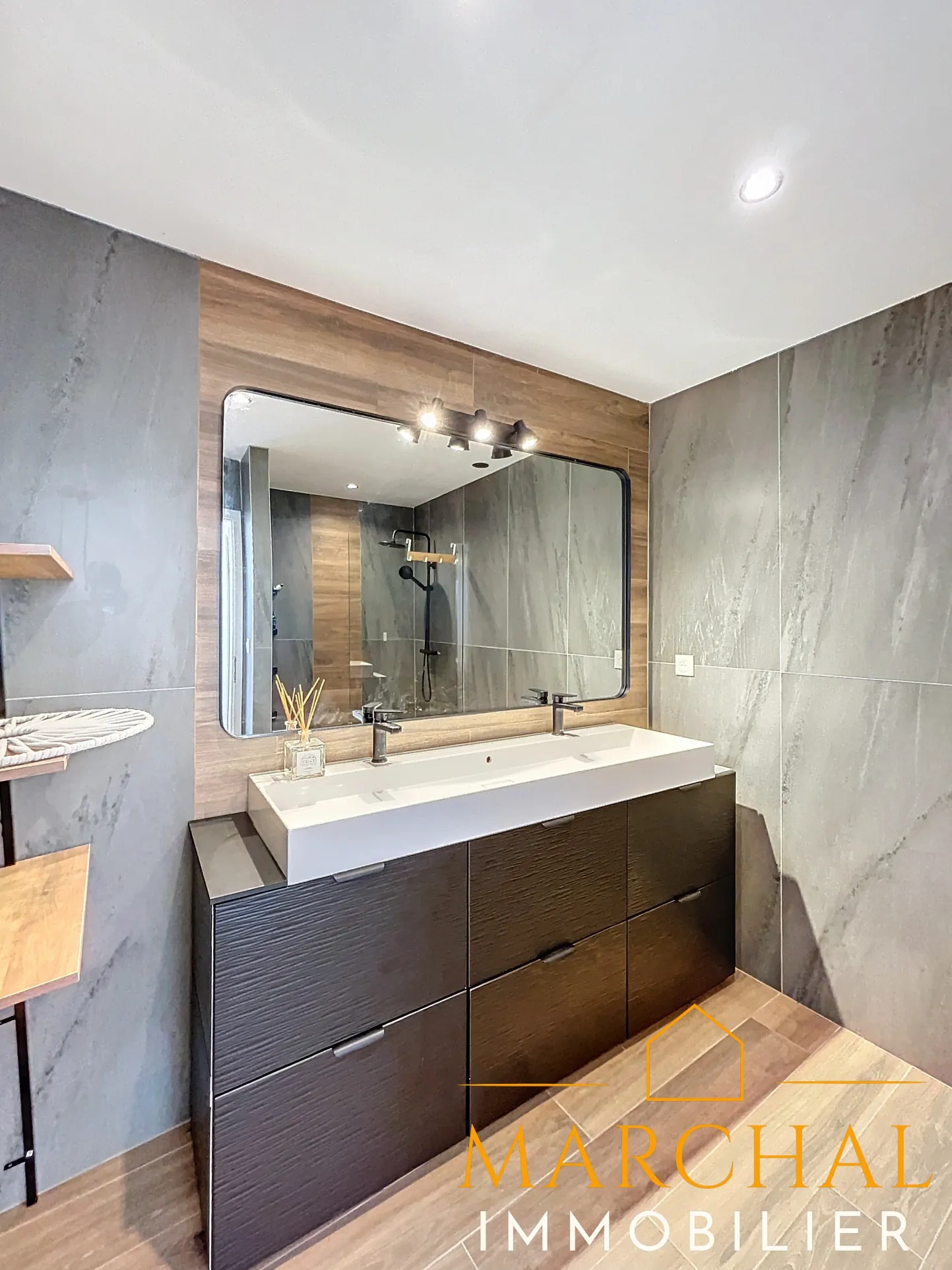 Magnifique maison récente à Béchy avec 3 chambres, garage et jacuzzi, proche de Rémilly 