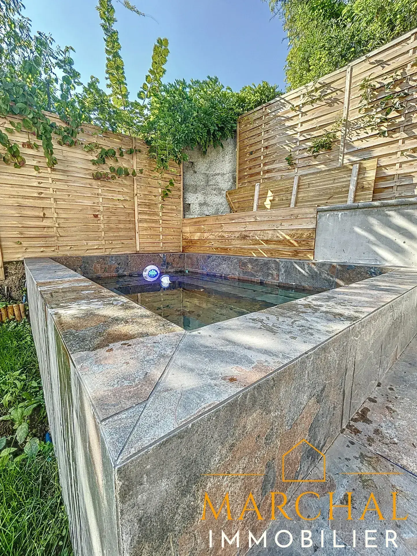 Magnifique maison récente à Béchy avec 3 chambres, garage et jacuzzi, proche de Rémilly 