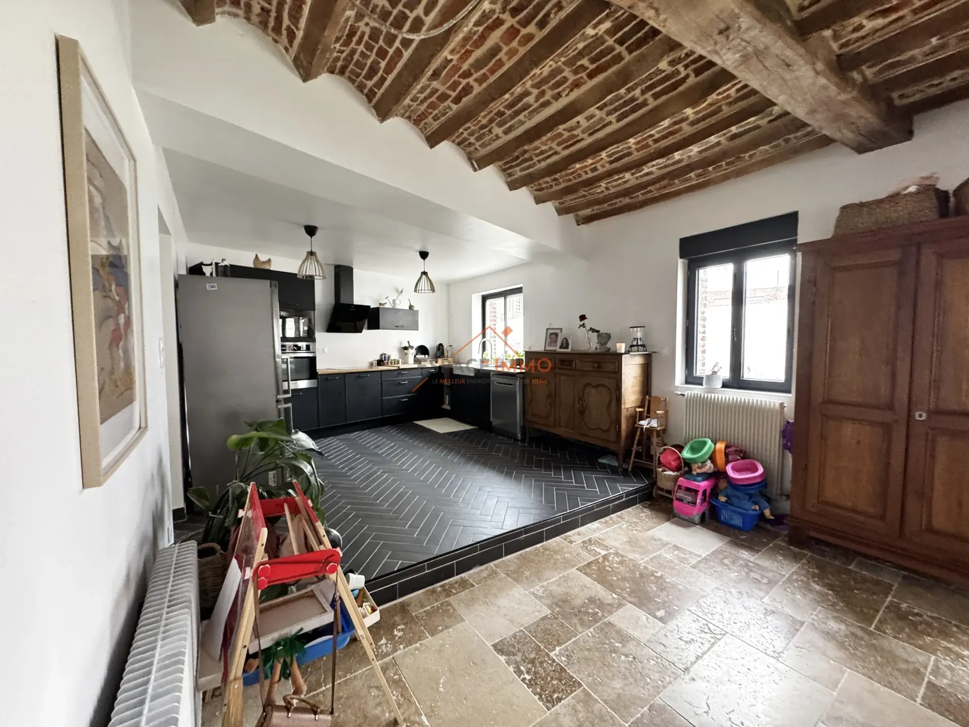 Maison rénovée à Wallers avec 3 chambres, jardin clos et garages - Opportunité à saisir 
