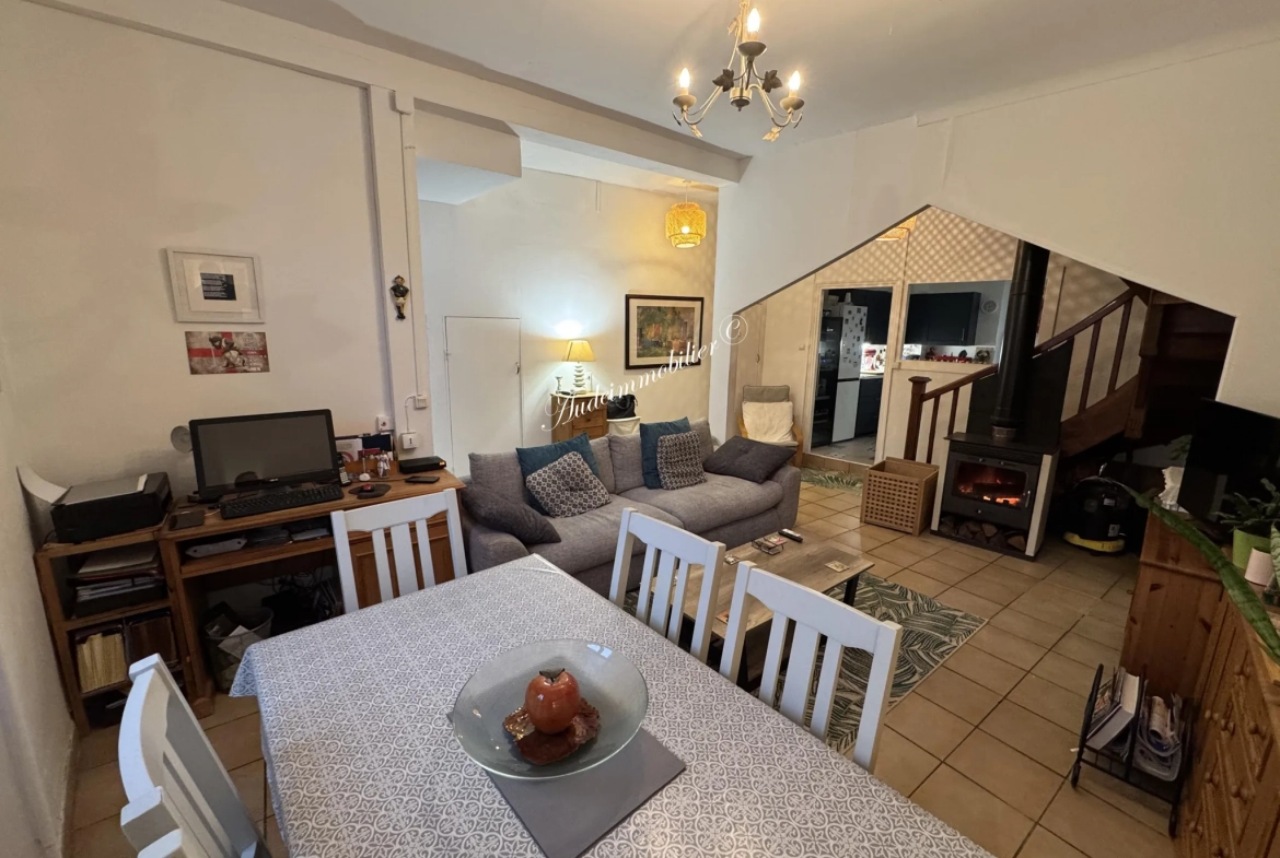 Belle maison de village avec terrains à Esperaza en Haute vallée 
