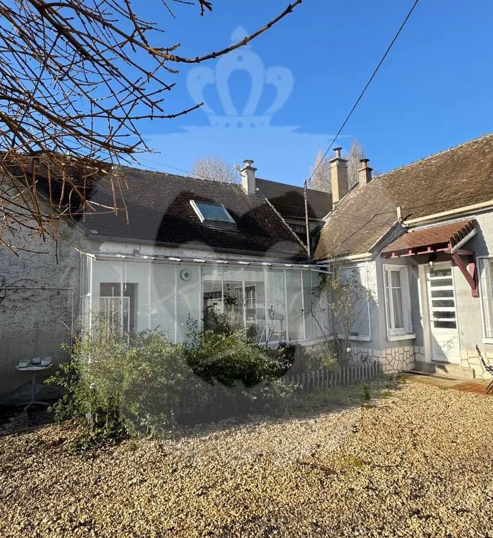 Charmante maison à Balloy avec grand terrain et dépendances, idéal pour coup de cœur 