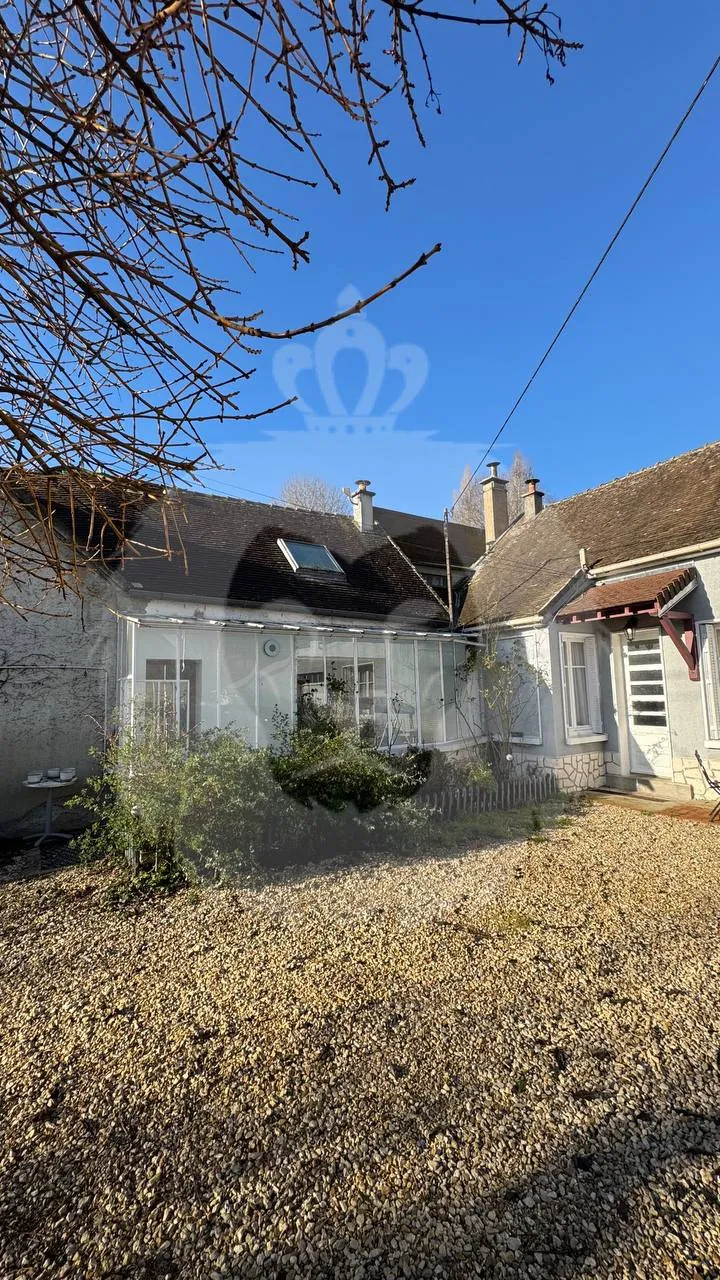 Charmante maison à Balloy avec grand terrain et dépendances, idéal pour coup de cœur 