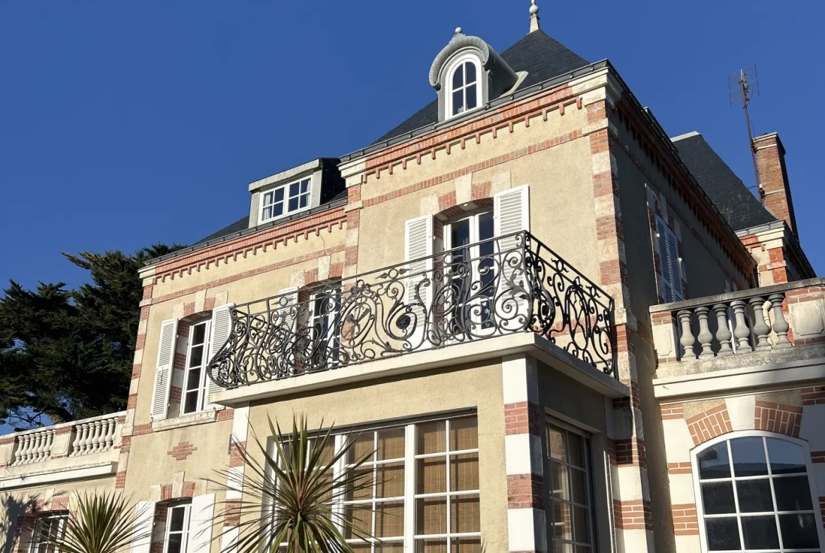 Villa du XIXe siècle avec dépendances et vue océan à Saint-Jean-de-Monts 