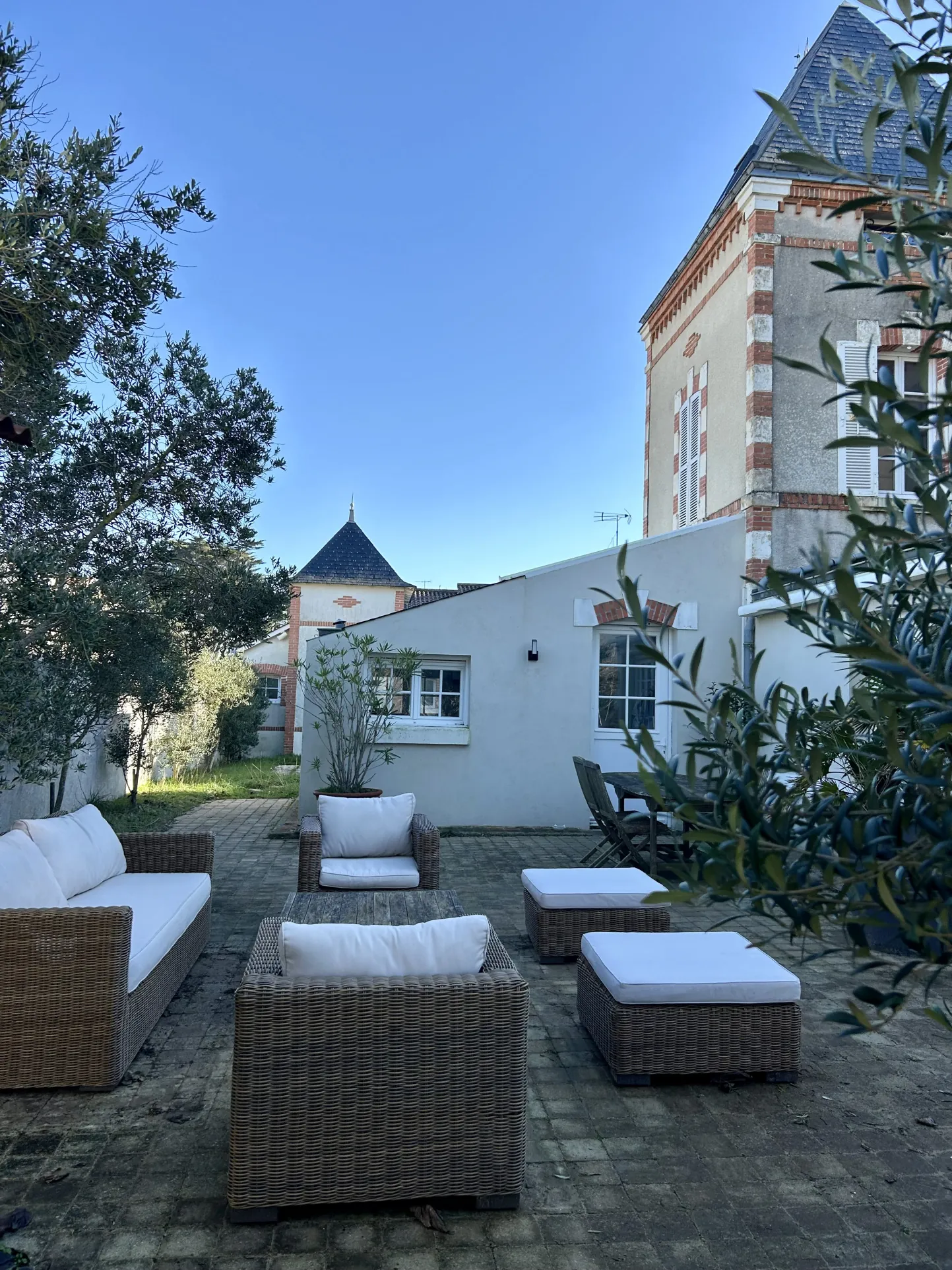 Villa du XIXe siècle avec dépendances et vue océan à Saint-Jean-de-Monts 