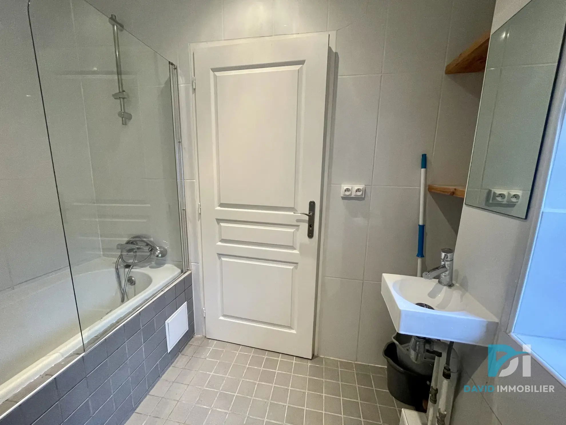 Appartement en rez-de-chaussée à Beziers proche commerces 