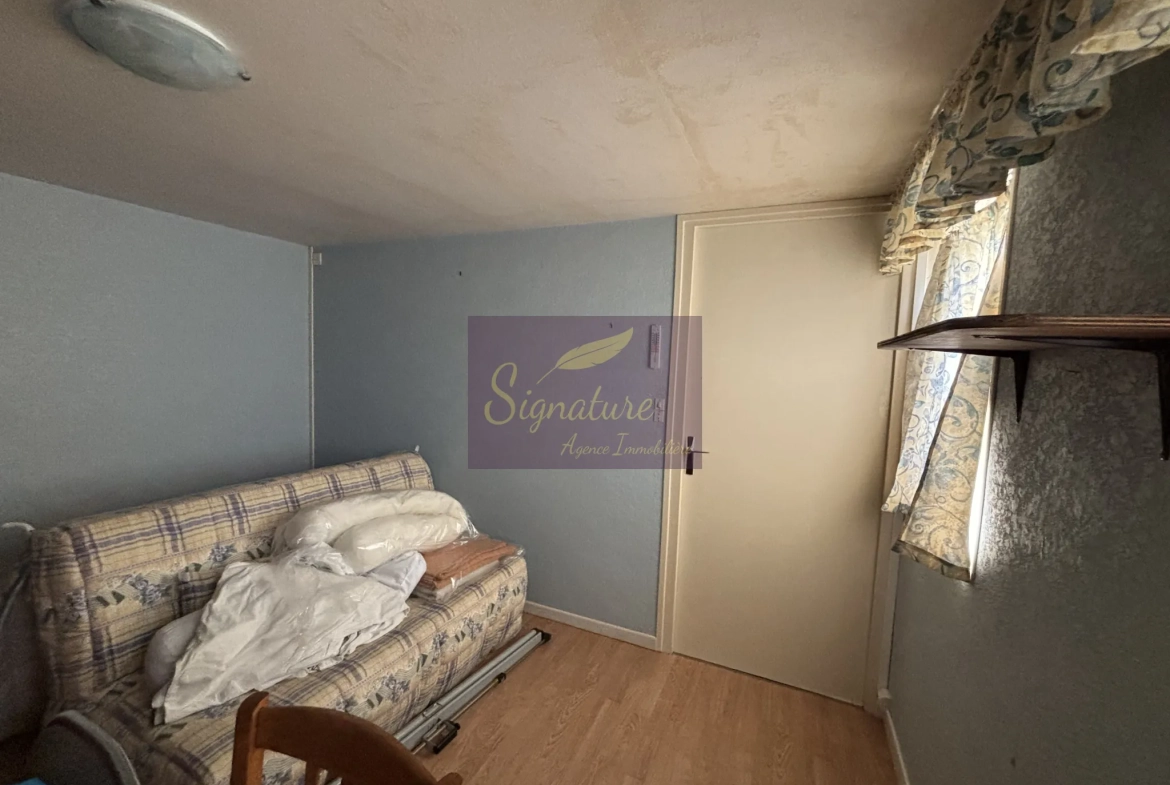 Maison indépendante avec grand terrain à La Chapelle Saint Aubin, 2 chambres, potentiel d’agrandissement 