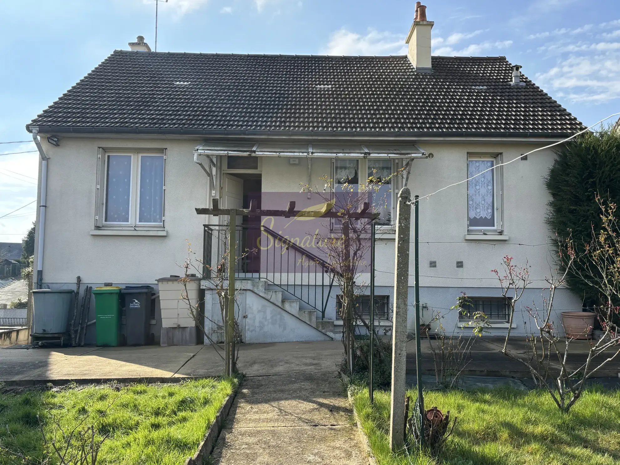 Maison indépendante avec grand terrain à La Chapelle Saint Aubin, 2 chambres, potentiel d’agrandissement 